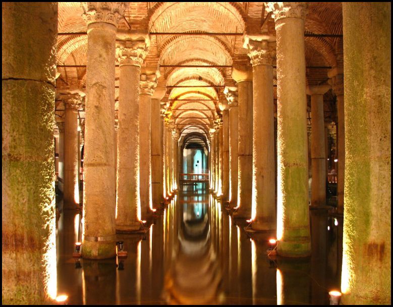 Yerebatan Sarnc / The Basilica Cistern