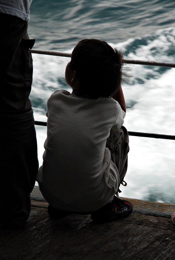 Hepimimiz tek bamza yapayalnz deilmiyiz..?