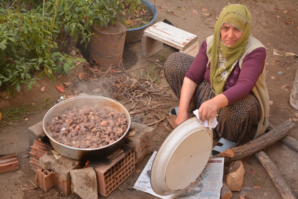 EDEBYE BABAANNE OCAKBAINDA