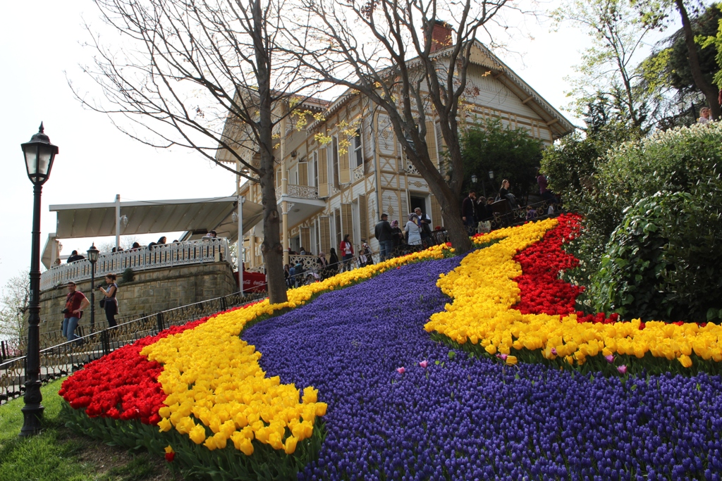 Emirgan Lale Festivali