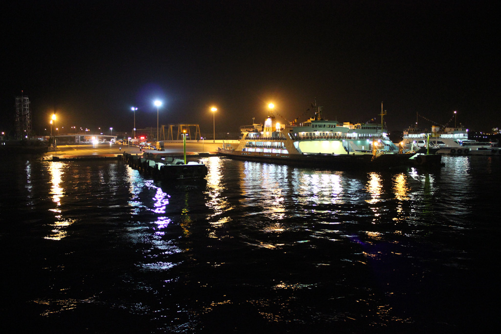 Gece Limanda Gemiler