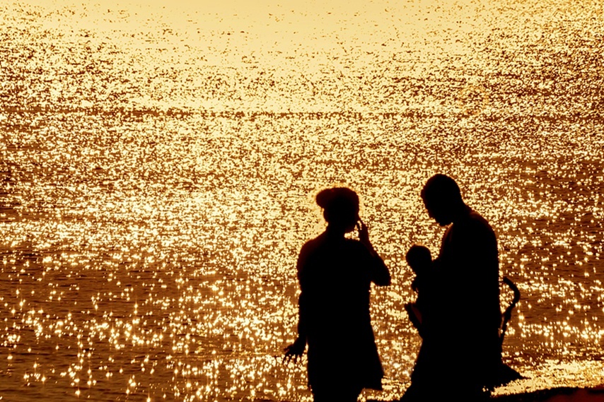 Bir Sen Bir Ben Bir de Bebek