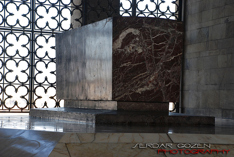 Nur i�inde yat Ata'm