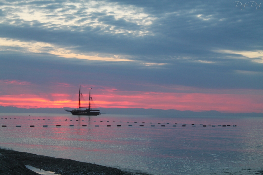 Kemerde g�ne� sessizce do�arken