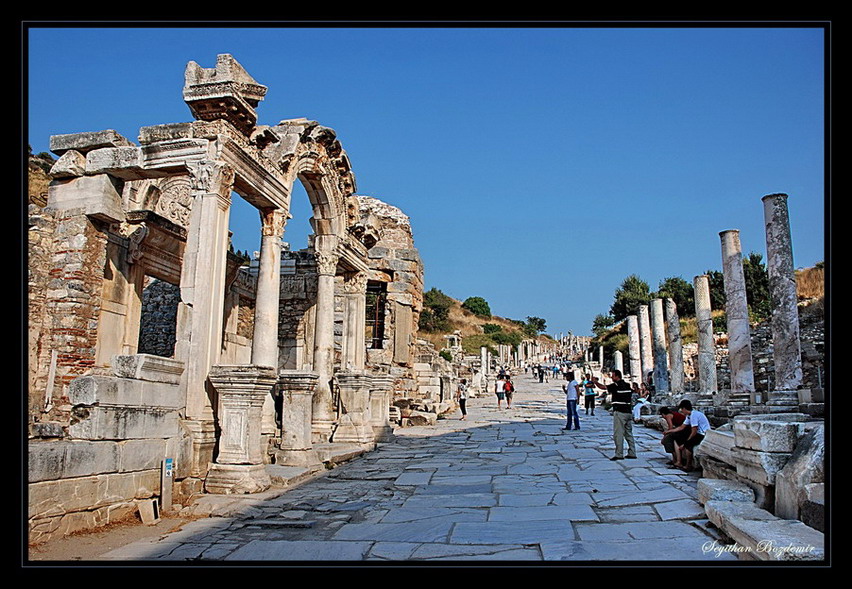 Efes ve hadrian tapna