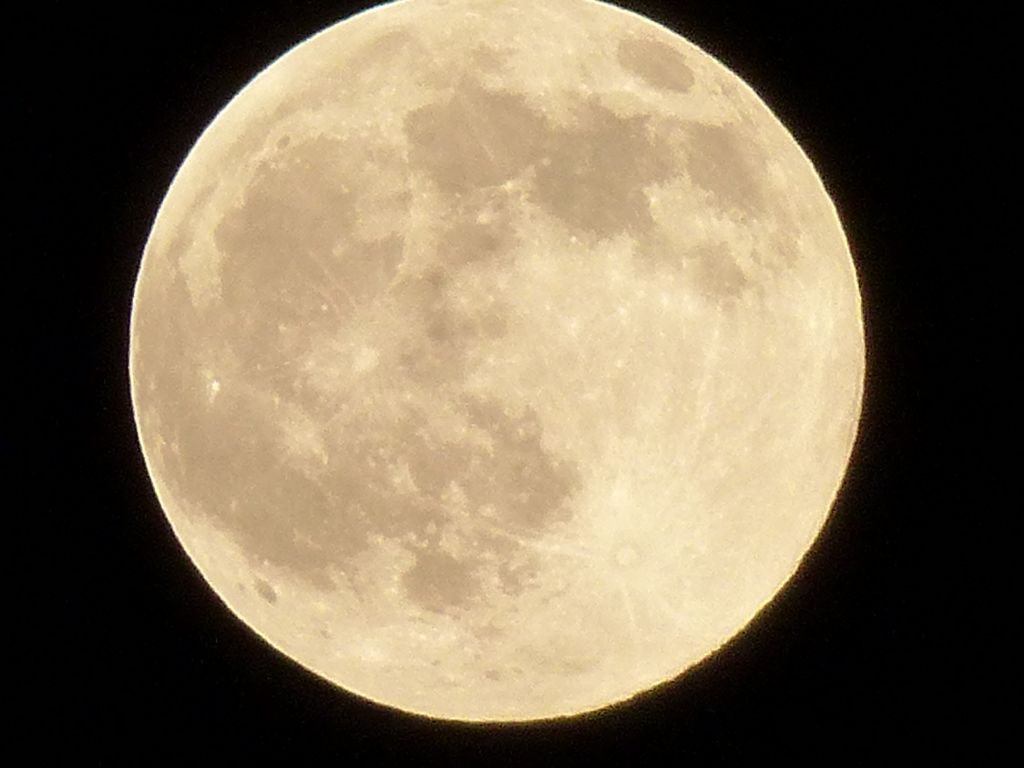 24x optik zoom+179x digital zoom deneme