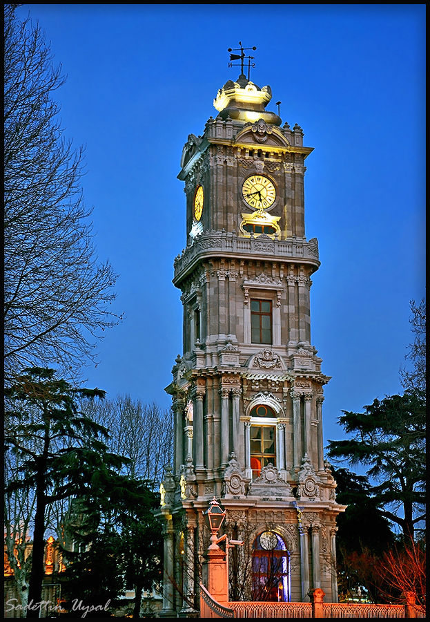 Dolmabah�e Saat Kulesi