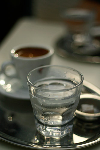 Kokusu baka, muhabbeti baka..