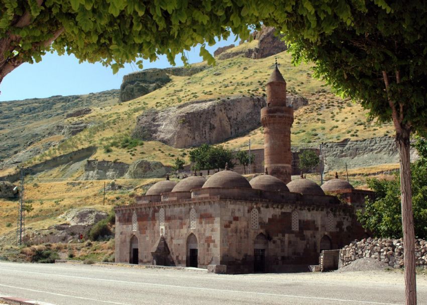 Tarihi Zal paa camii