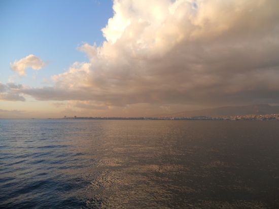 Yamur Dolu Bulutun ehri Terk Edii