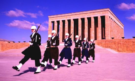 Biz Rahat Uyuruz Siz Olduka