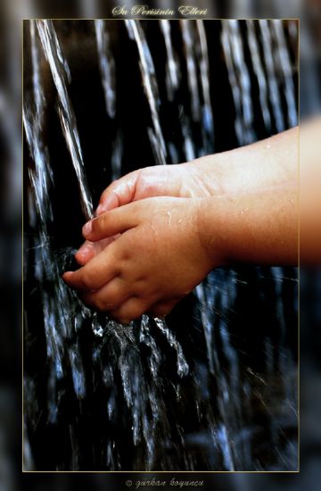 Su Perisinin Elleri ...