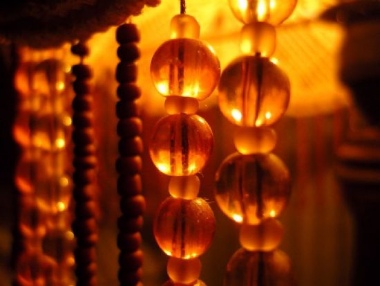 Boncuktan Yansyan Ik