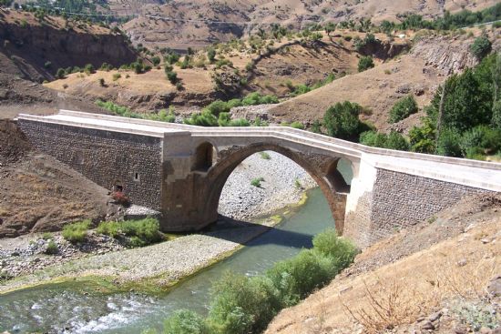 Bitlis Deliktata Bir Kpr