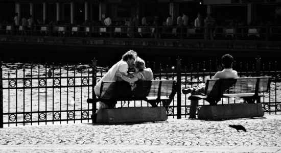 Kimse Byle Yalnz Kalmasn..