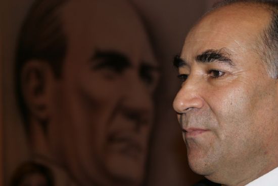 Atatrk E ok Benzemiyor Mu?