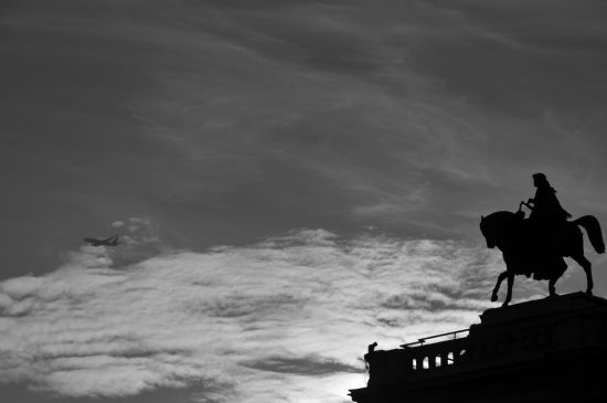 �stikbal G�klerdedir....