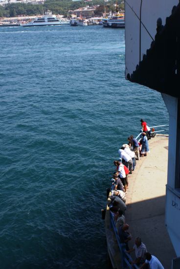 Galata K�pr�s�nde Seyir