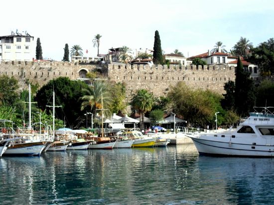 Antalya Kalesi Ve Yat Liman