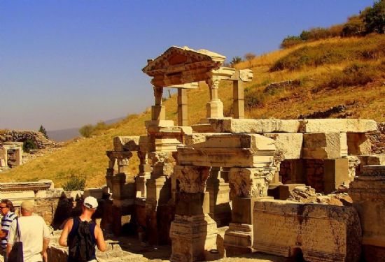 Traian emesi - Efes Harabeleri