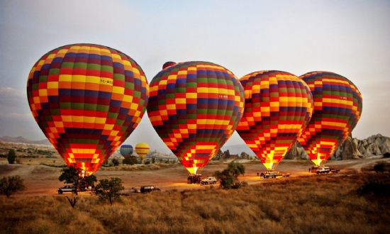 Atelenen Balonlar