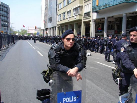Çevik Kuvvetimiz Polis Ordusu