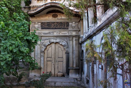 Nusretiye Camii - Sultan Girii (arka Kap) -