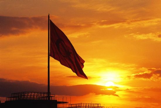 Ey Mavi Gklerin Kzl Ss...