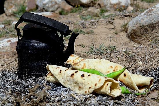 Bozkrda Yemek... (suat Hocama)