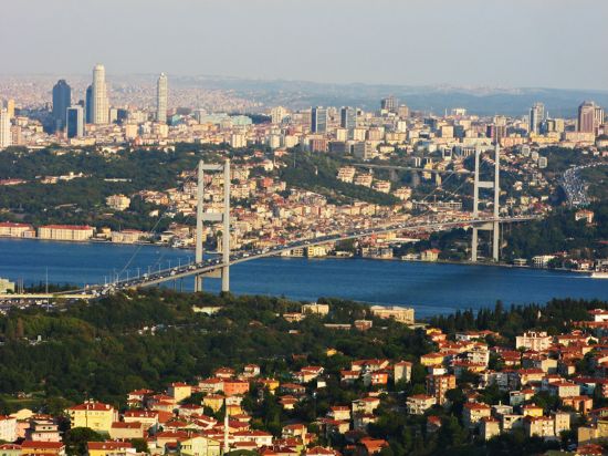 stanbul Sabah Gneiyle Uyanyor