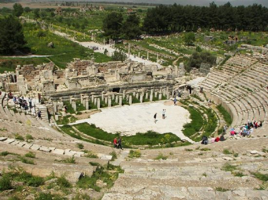 Efes Byk Tiyatro Ve Liman Yolu