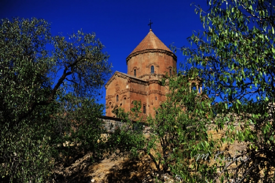 Vangl Akdamar Adas, Akdamar Kilisesi