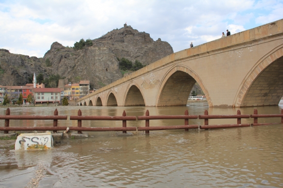 Tarihi Osmanck Kalesi Ve Koyunbaba Kprs