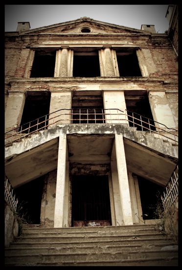 Tirilye - Tas Mektep