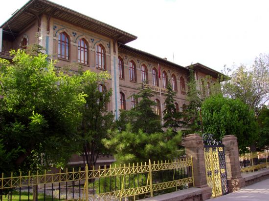 Tarihi Konya Lisesi