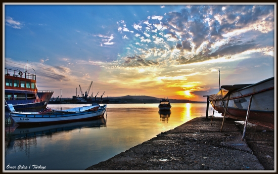 Deniz Gn Batm Ve Kayklar