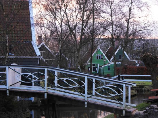 Kopruden Gecti Gelin...