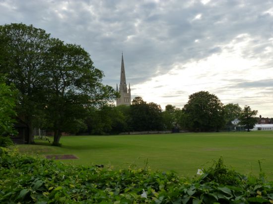 Norwich Cathedral Ve Gkyz