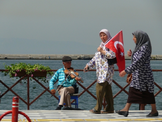 Ulusal Egemenlik Ve ocuk Bayram Kutlu Olsun!