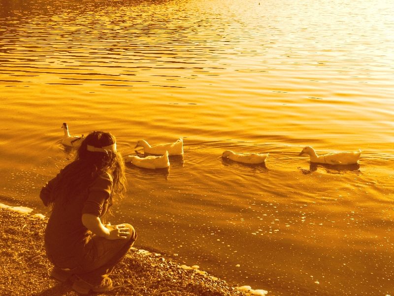 Altn sularda yzerken