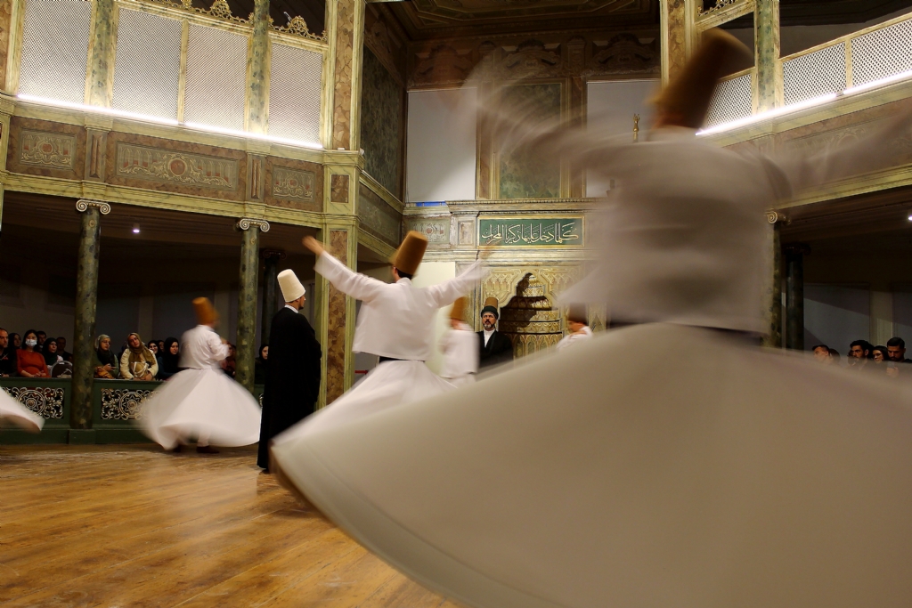 GALATA MEVLEV�HANES�-40