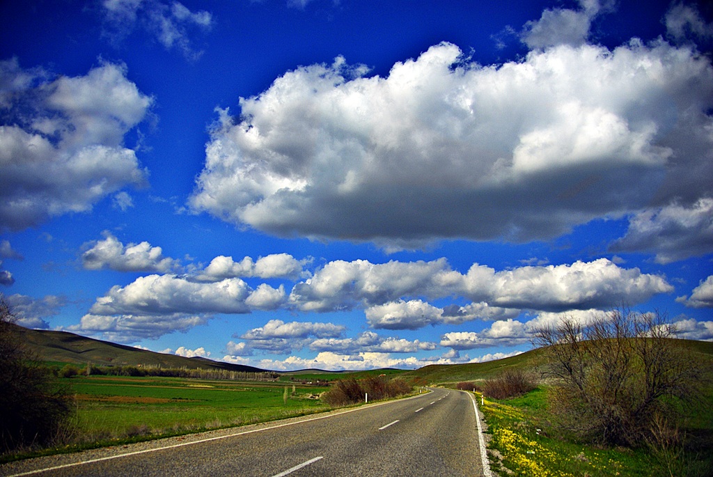 Yollar ve bulutlar