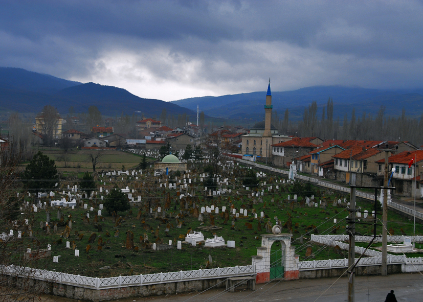 mezarlk ve camii