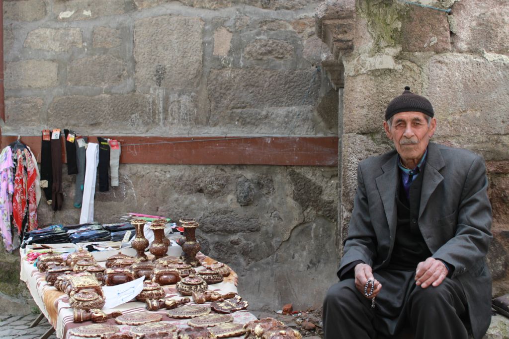 Kale yollarnda bir emektar