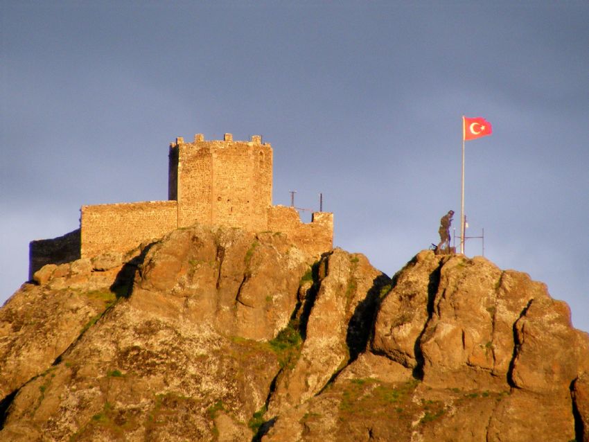 ebinkarahisar kalesi