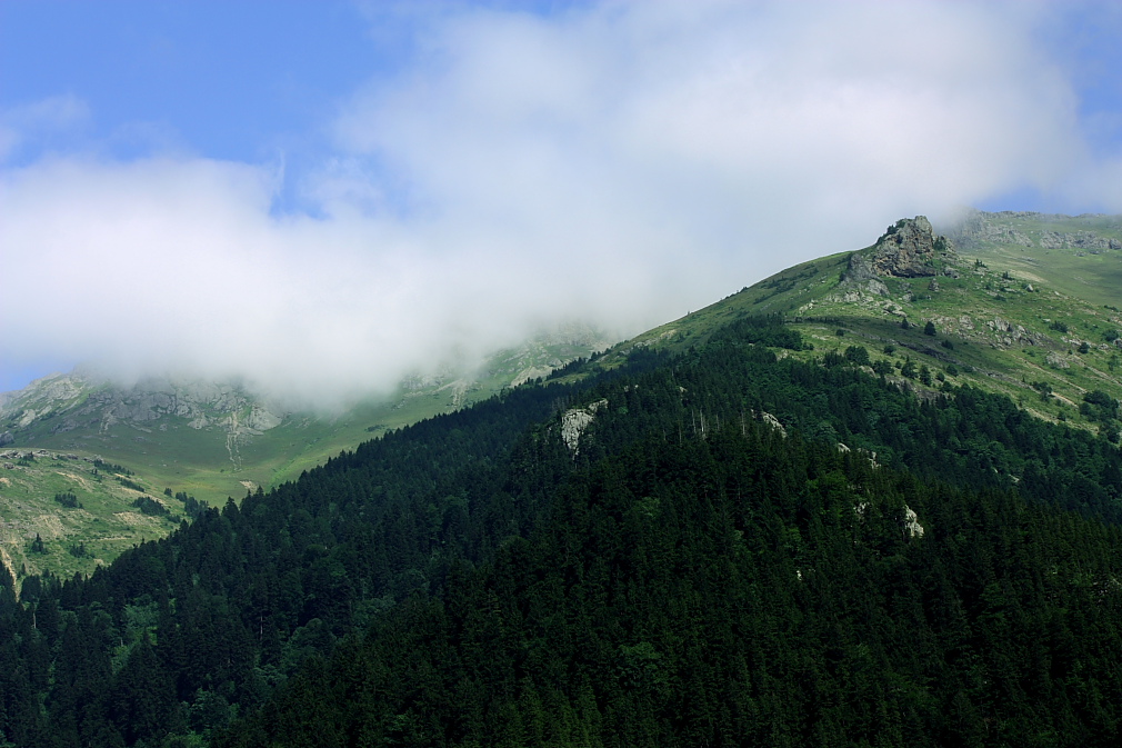 Ba�� dumanl� da�lar