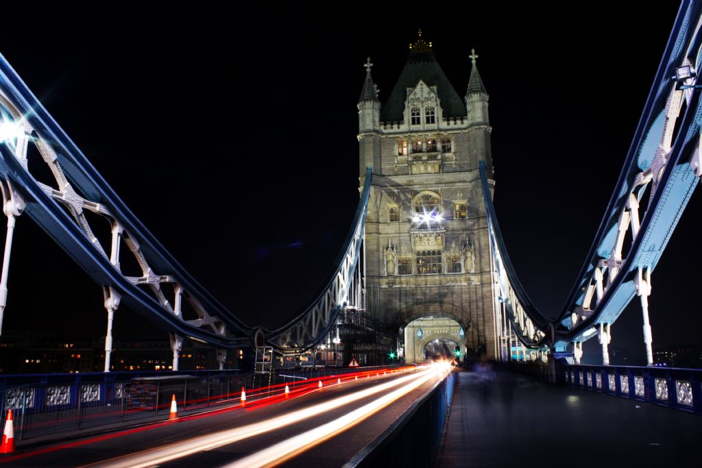 tower bridge  -london