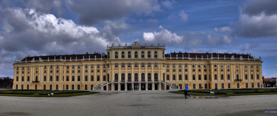 Schnbrunn Saraynda sabah kousu