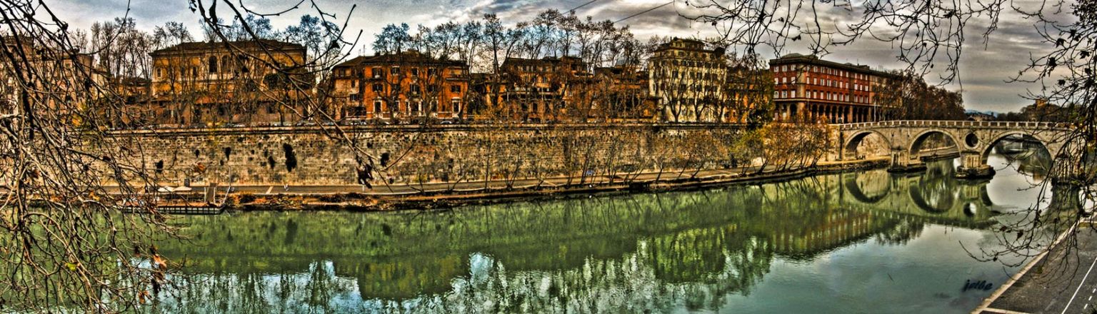 bridge on the tiber river - panoramik HDR - rome