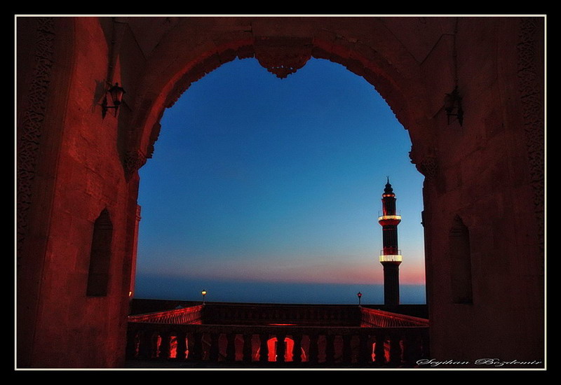 Mardin Tarihi PTT Binas ve ehidiye Minaresi